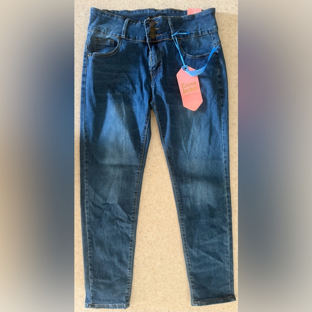 Emme Jordan Blue Denim Capri Jeans